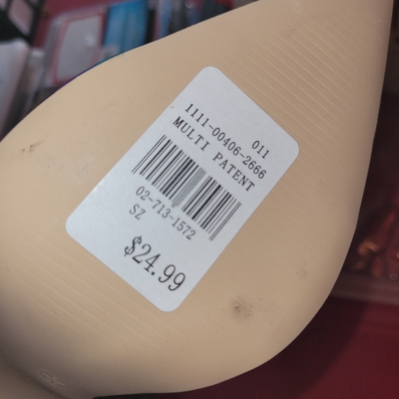 Beautiful rainbow colored shoes - Picture 6 of 6